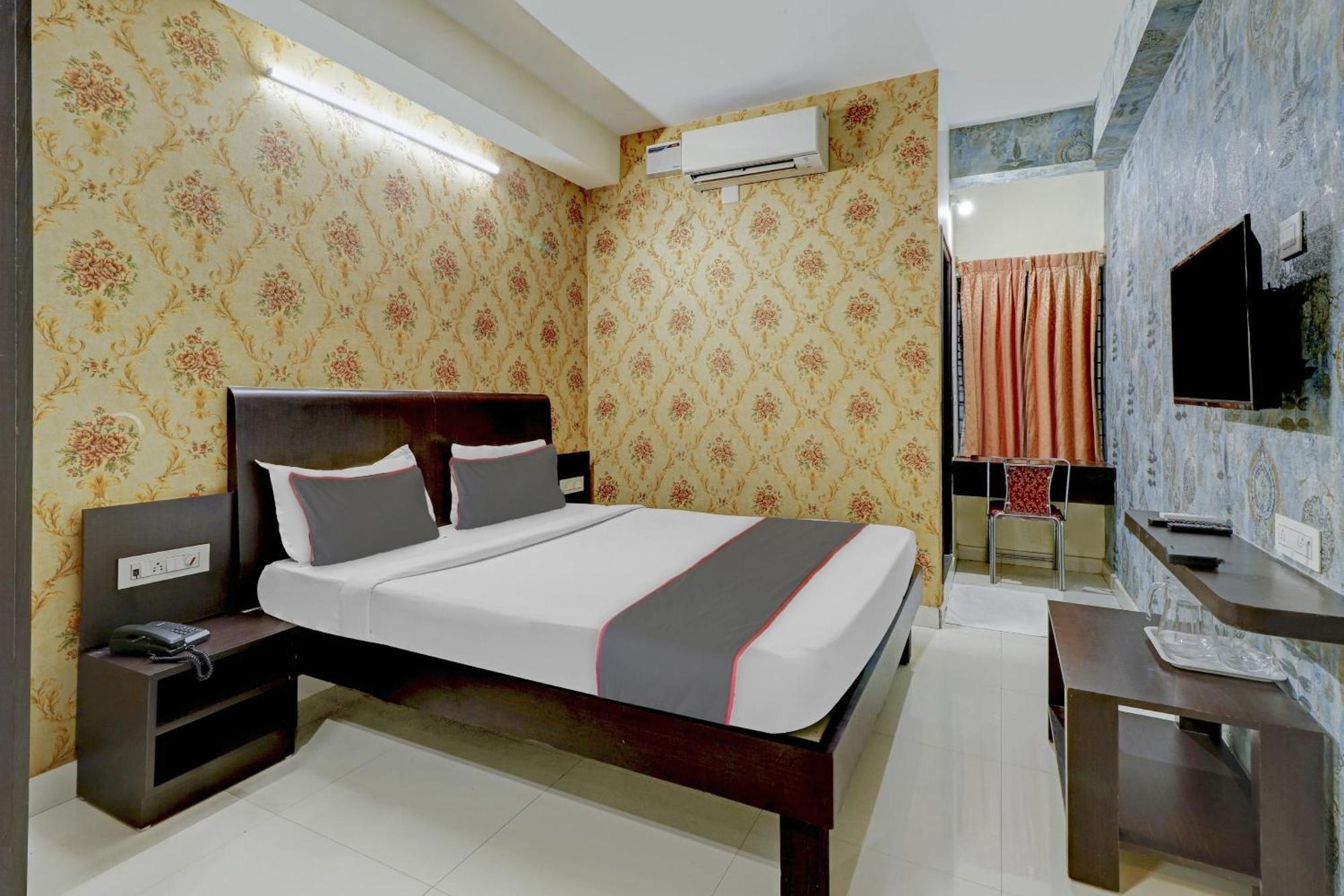 Capital O Champion Lotus Near Mantri Square Mall Bangalore Exterior photo